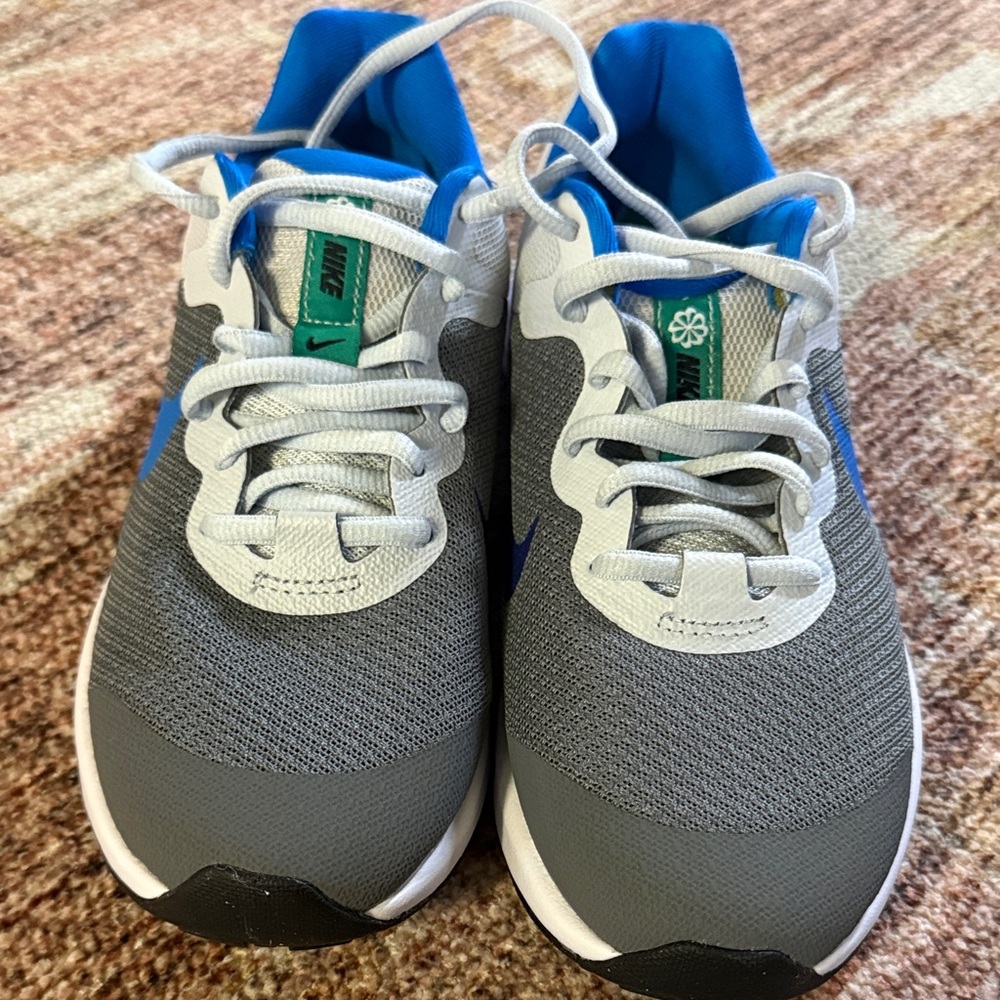 Nike Blue and Gray Running Shoes - Picture 2 of 5